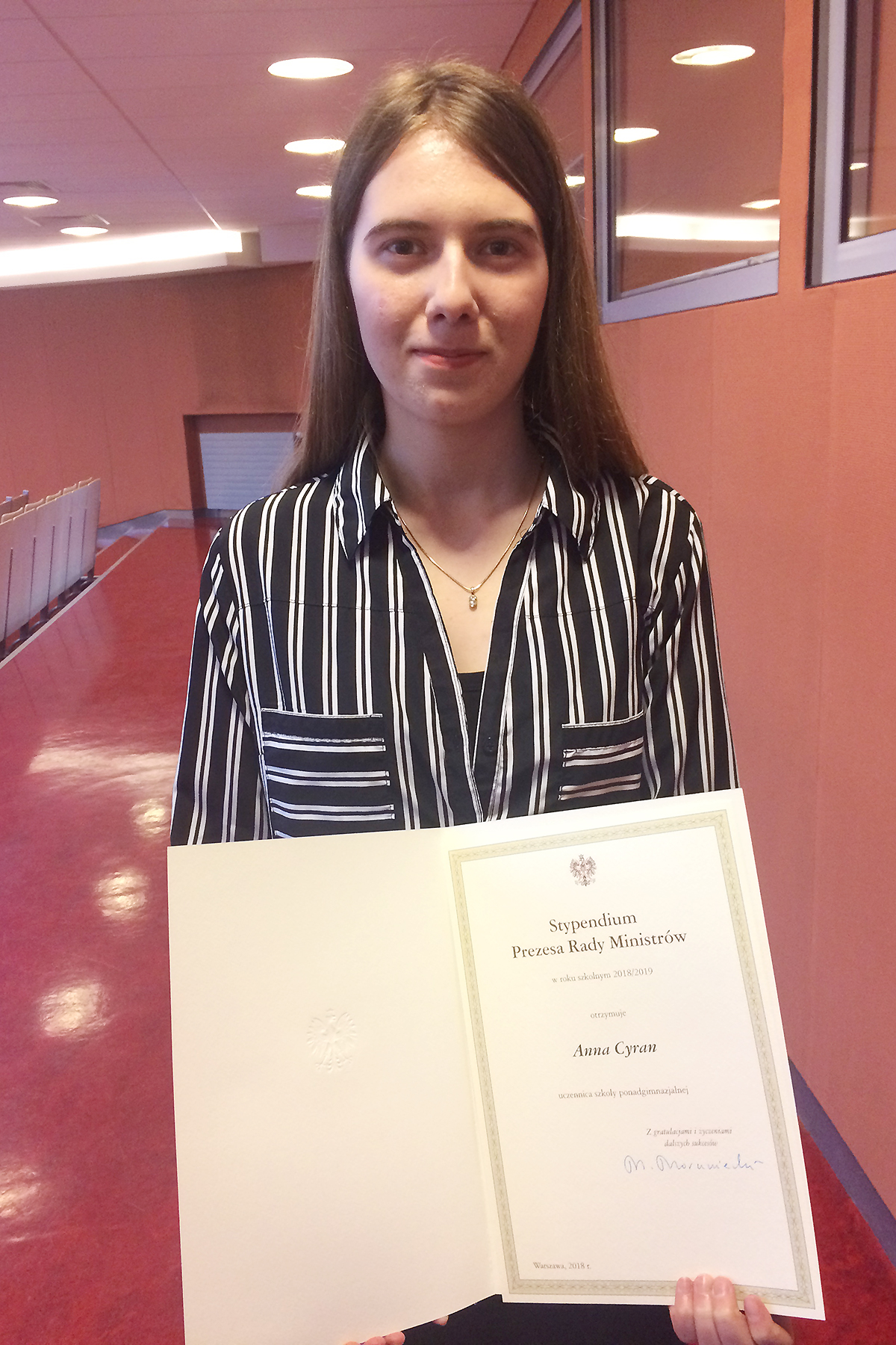 Anna Cyran z dyplomem